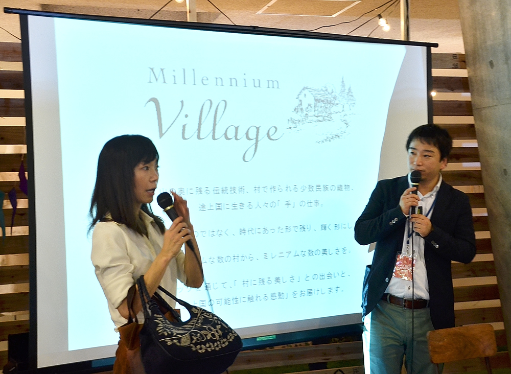 (左)株式会社マザーハウスの代表取締役兼デザイナー 山口絵理子氏、(右)取締役副社長 山崎大祐氏