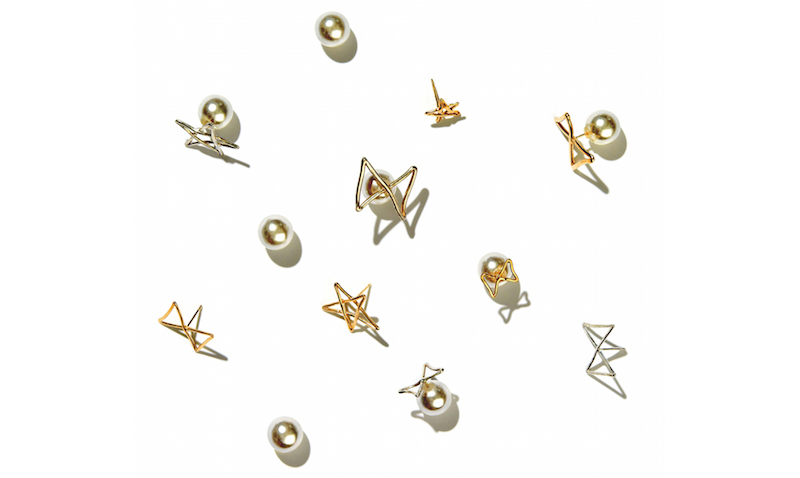 いたずら書きシリーズ リボンモチーフ(大):リボンМ〈¥6,000~〉、リボンモチーフ(小):リボンS〈¥5,500~〉、星モチーフ(大):スターМ〈¥6,500~〉、星モチーフ(小):スターS〈¥6,000~〉(全て税抜)