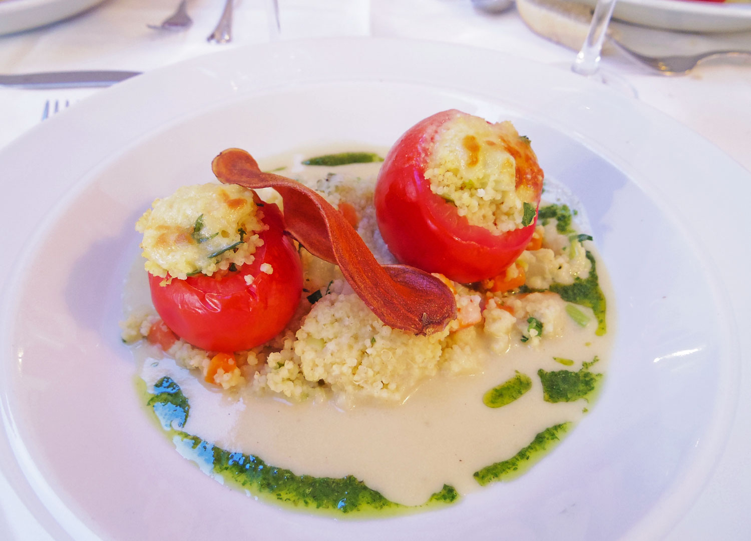 Eggensberger Biohotel Fussen のディナープリフィックスで選んだベジタリアン料理。(Photography: Mayuko Nakaishi)