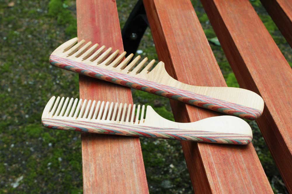 Lady’s Comb Extra Wide Teeth〈￥3,000＋税、約19cm〉、Children’s Comb Wide Teeth〈￥2,800＋税、約16cm〉