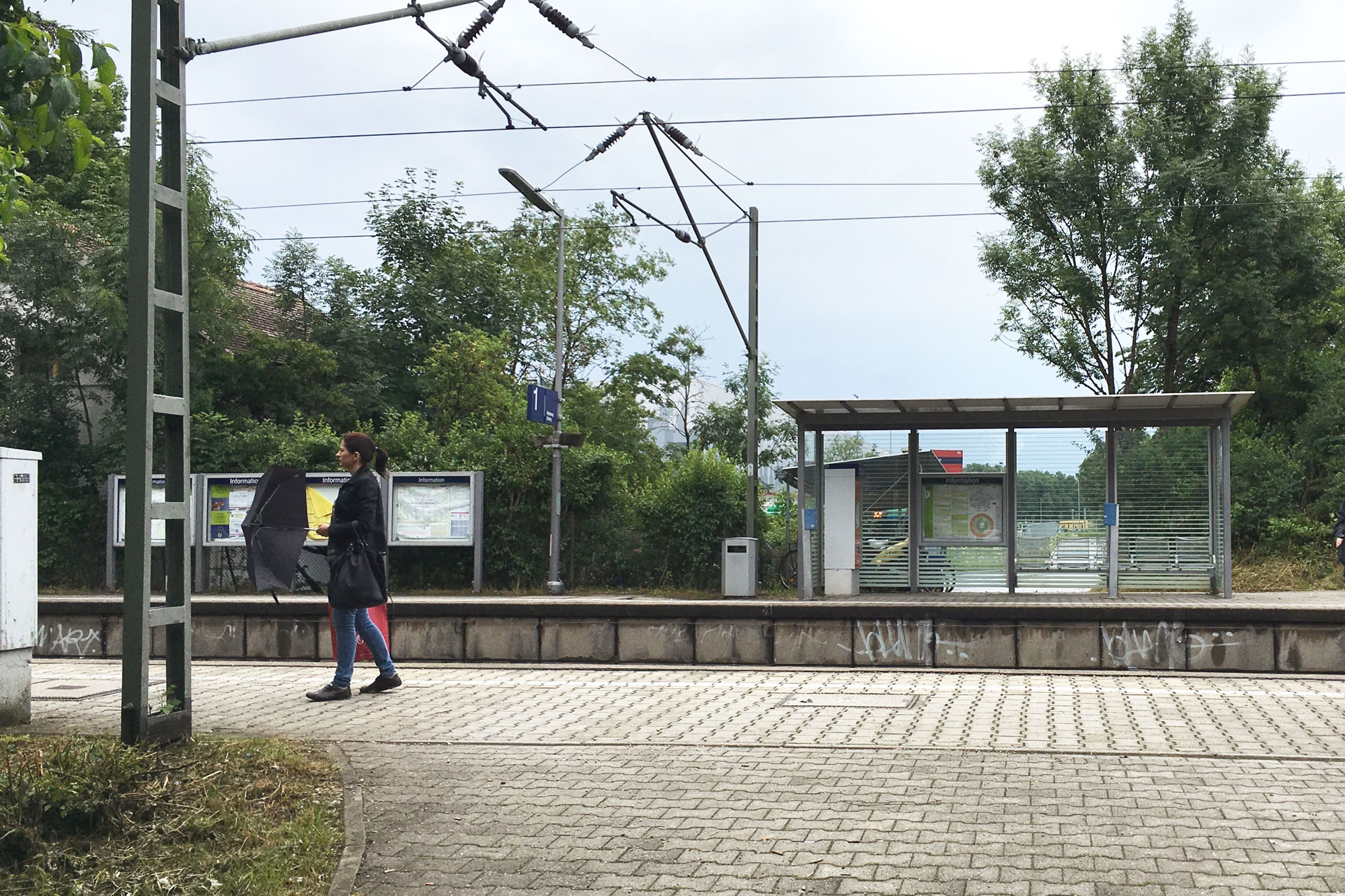 Sバーンのある駅のホーム。(Photography: Mayuko Nakaishi)