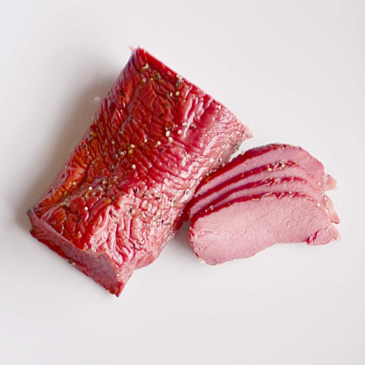 シカ肉のハム（¥1,000/100g〈税別〉）