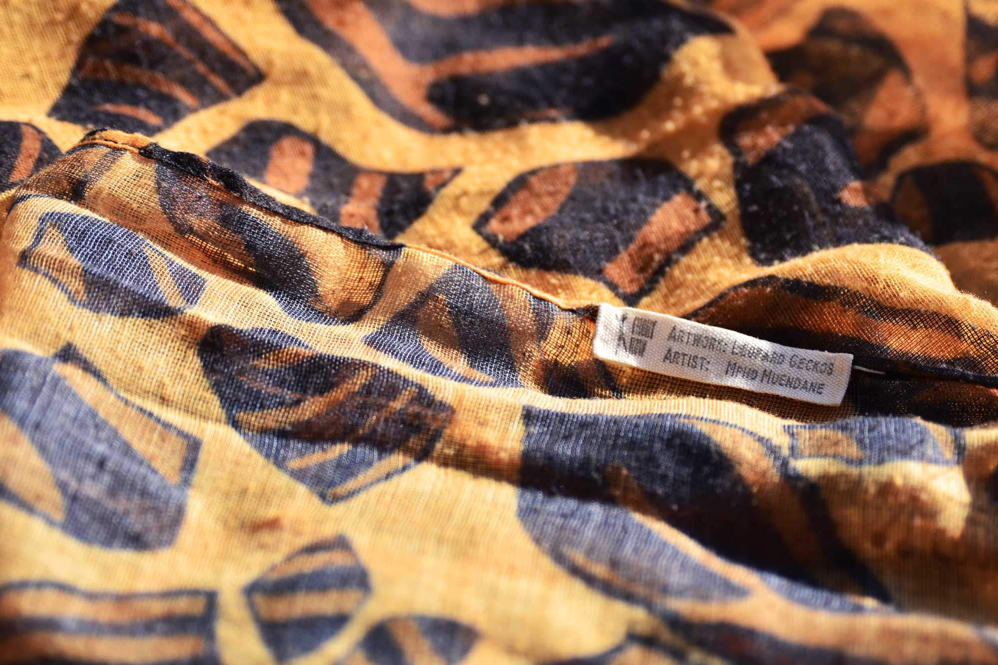 Mphoさんのお気に入りの一つ「Leopard Geckos」のスカーフ。