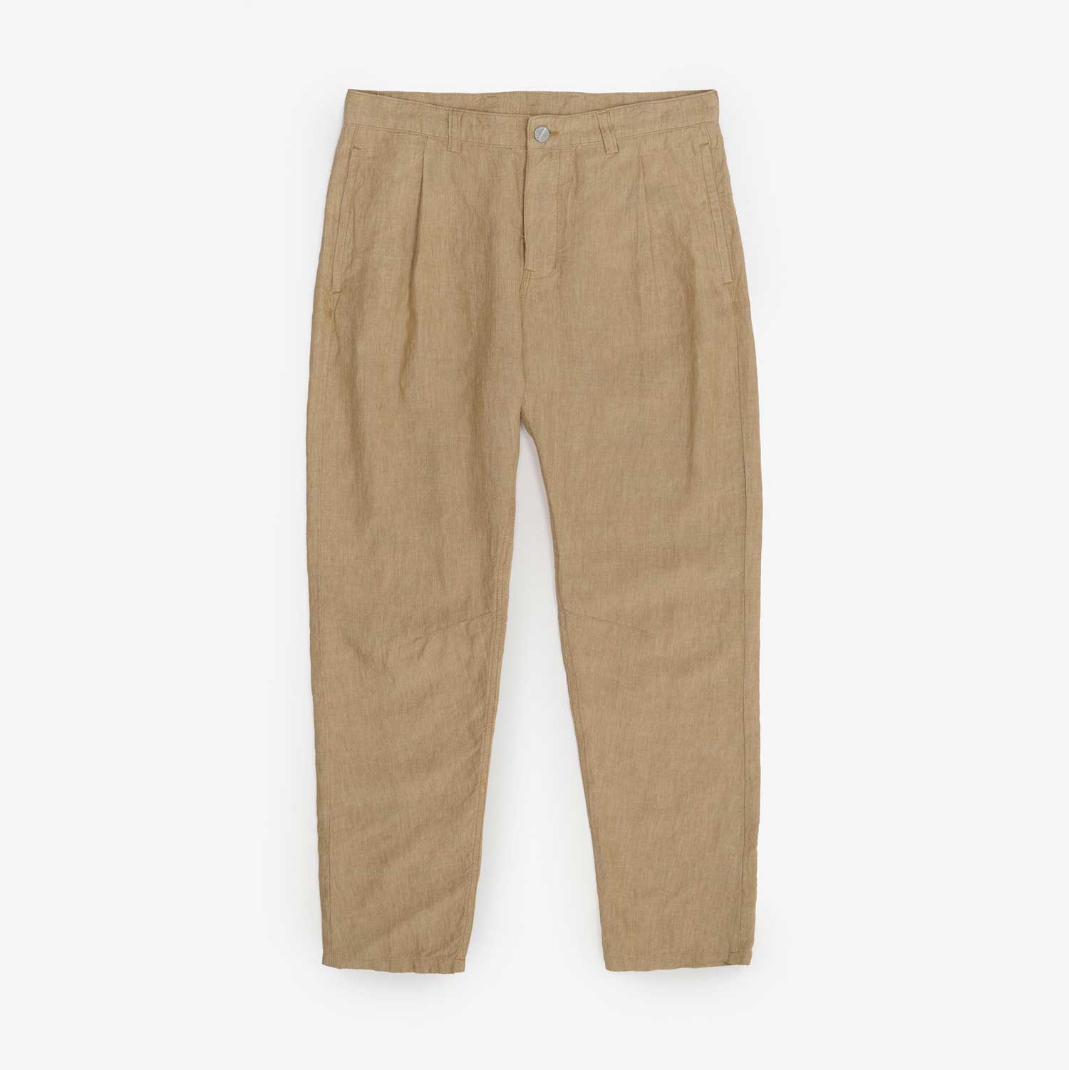 E554 MALE WORKPANT – STRENGTH IN LIGHTNESS（オークル、ブルー）〈￥28,500＋税〉