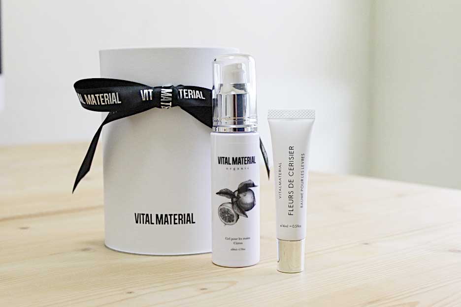 「VITAL MATERIAL」ギフトボックスセット ハンドジェル+リップバーム〈3,800円+税〉